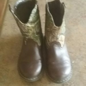 Boys Camouflage Slip On Boots